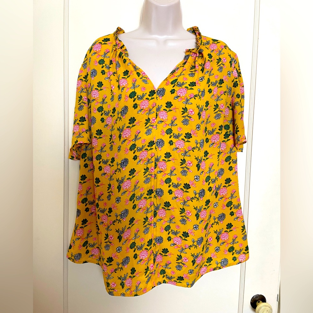 T Tahari Woman Mustard Floral Flutter Sleeve Blouse with Pleated Collar